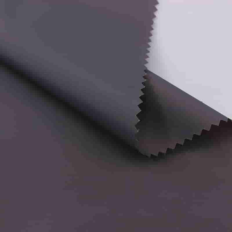 Gerecycleerde nylon waterdichte stof